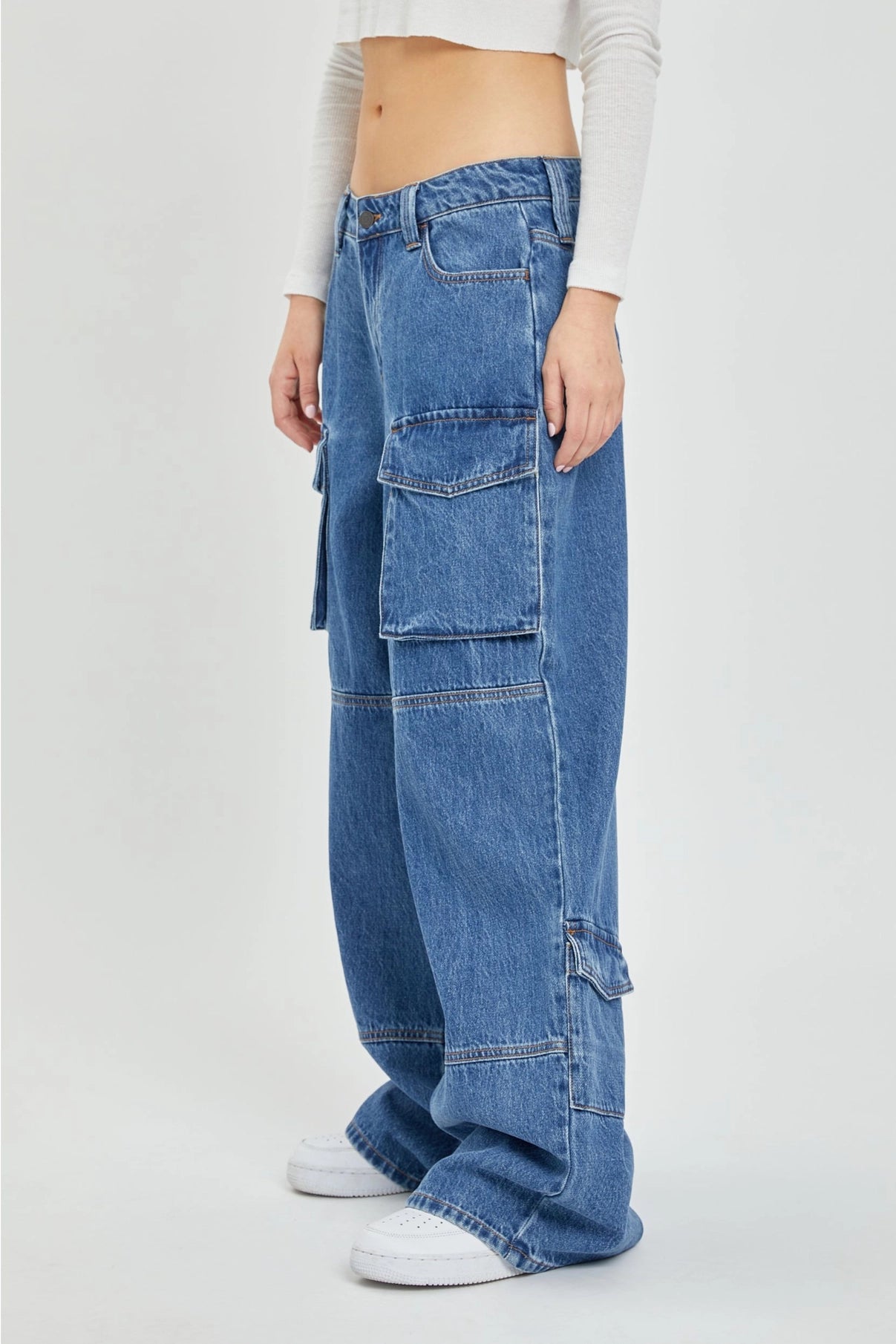 Mid Waisted Y2K Cargo Jean